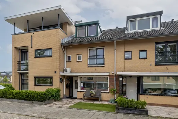 Tussenwoning te koop: Van Eesterenveld 20, Bijdorp Barendrecht