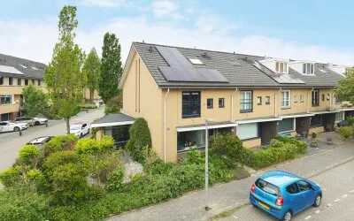 Hoekwoning te koop: Van Eesterenveld 47, Bijdorp Barendrecht