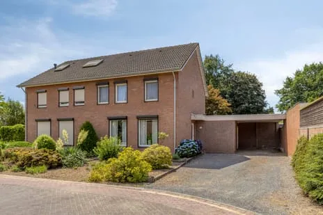 Twee-onder-één-kap te koop: van Eyckstraat 23, Achter de Hoven Maasbree
