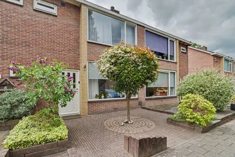 Tussenwoning te koop: van Galenstraat 10, Geertruidenberg-West Geertruidenberg