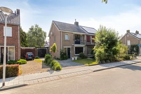 Terraced house for sale: Van Gaverenlaan 30, Steenbergen-Centrum Steenbergen (Nb)