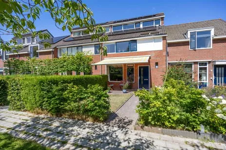 Terraced house for sale: van Giffenstraat 48, Ezinge Ezinge