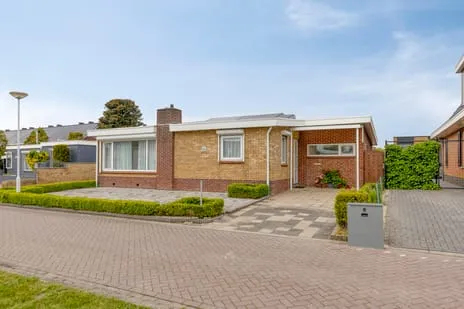 Vrijstaande woning te koop: van Gistellelaan 9, Kern Axel Axel