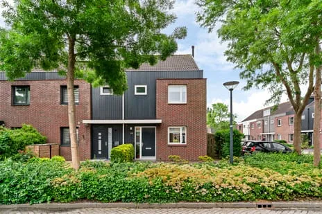 Corner house for sale: Van Goghhof 88, Kersenboogerd-Zuid - Buurt 33 06 Hoorn