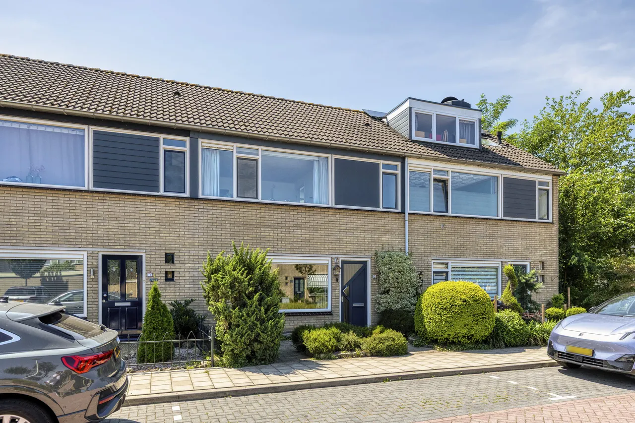 Tussenwoning te koop: Van Goghlaan 12, Woudenberg