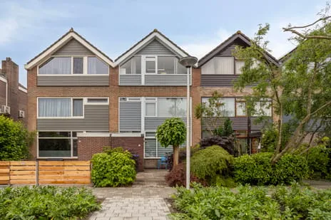 Tussenwoning te koop: Van Goghstraat 23, Reeuwijk