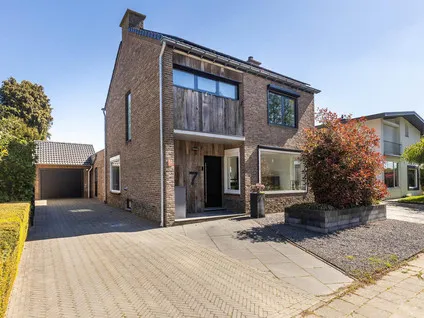 Vrijstaande woning te koop: Van Goghstraat 7, Kluis Geleen