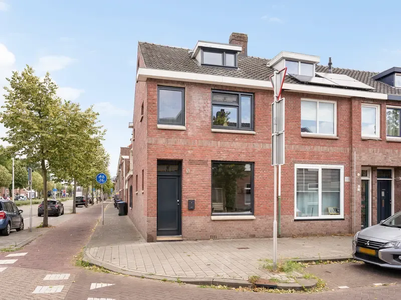 Hoekwoning te koop: Van Goorstraat 2, Tilburg