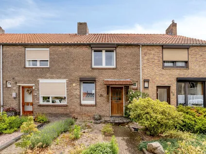 Tussenwoning te koop: Van Goudoeverstraat 39, Oud-Geleen en Haesselderveld Geleen