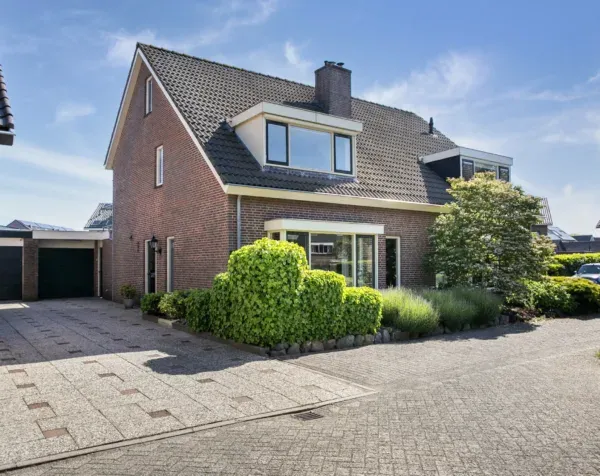 Twee-onder-één-kap te koop: van Groningenstraat 11, Cothen Cothen