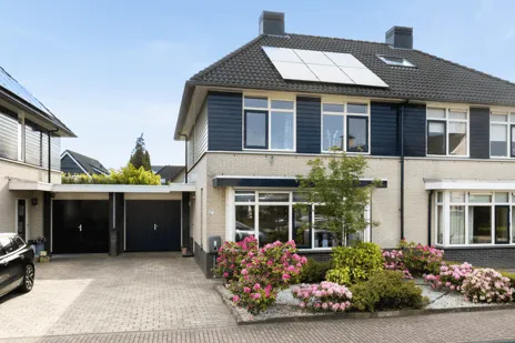 Tussenwoning te koop: Van Hamallaan 27, Renswoude Renswoude