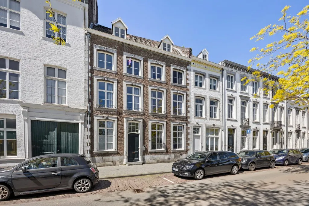 Studio te koop: van Hasseltkade 13C04, Maastricht
