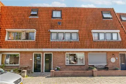 Tussenwoning te koop: van Hasseltstraat 6, Kampen-Zuid Kampen