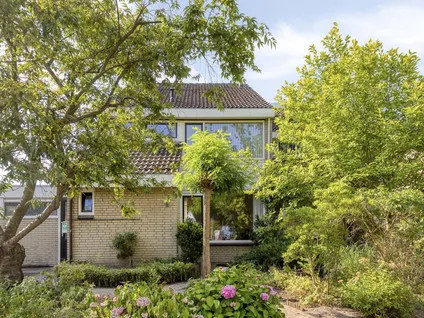 Tussenwoning te koop: van Heemstralaan 38, Fijnaart Fijnaart