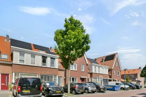 Tussenwoning te koop: van Heemstrastraat 27, Oranjebuurt Sassenheim