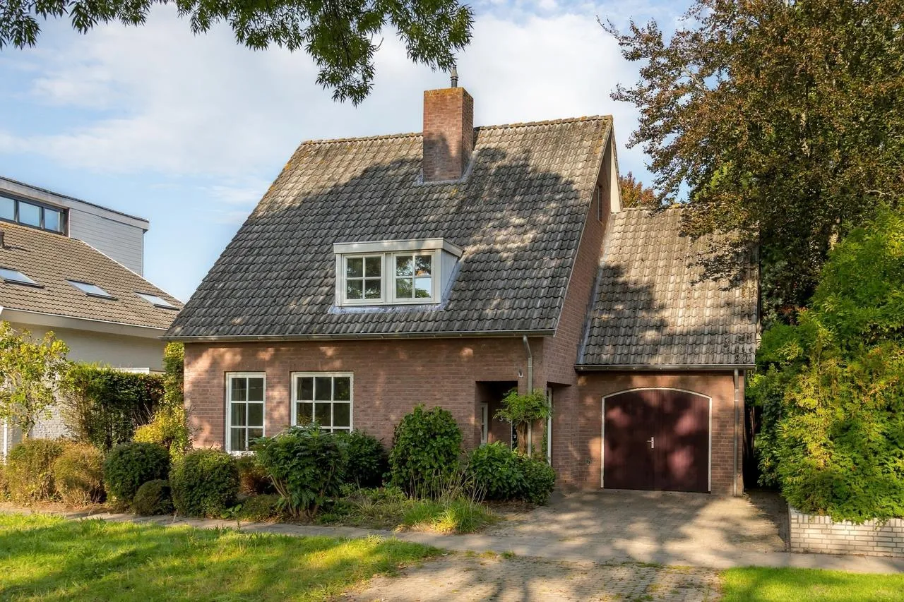 Vrijstaande woning te koop: van Heijnsbergenstraat 3, Helmond