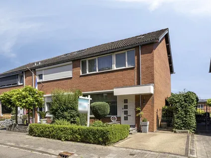 Corner house for sale: van Heinsberglaan 17, Broekhem Zuid Valkenburg