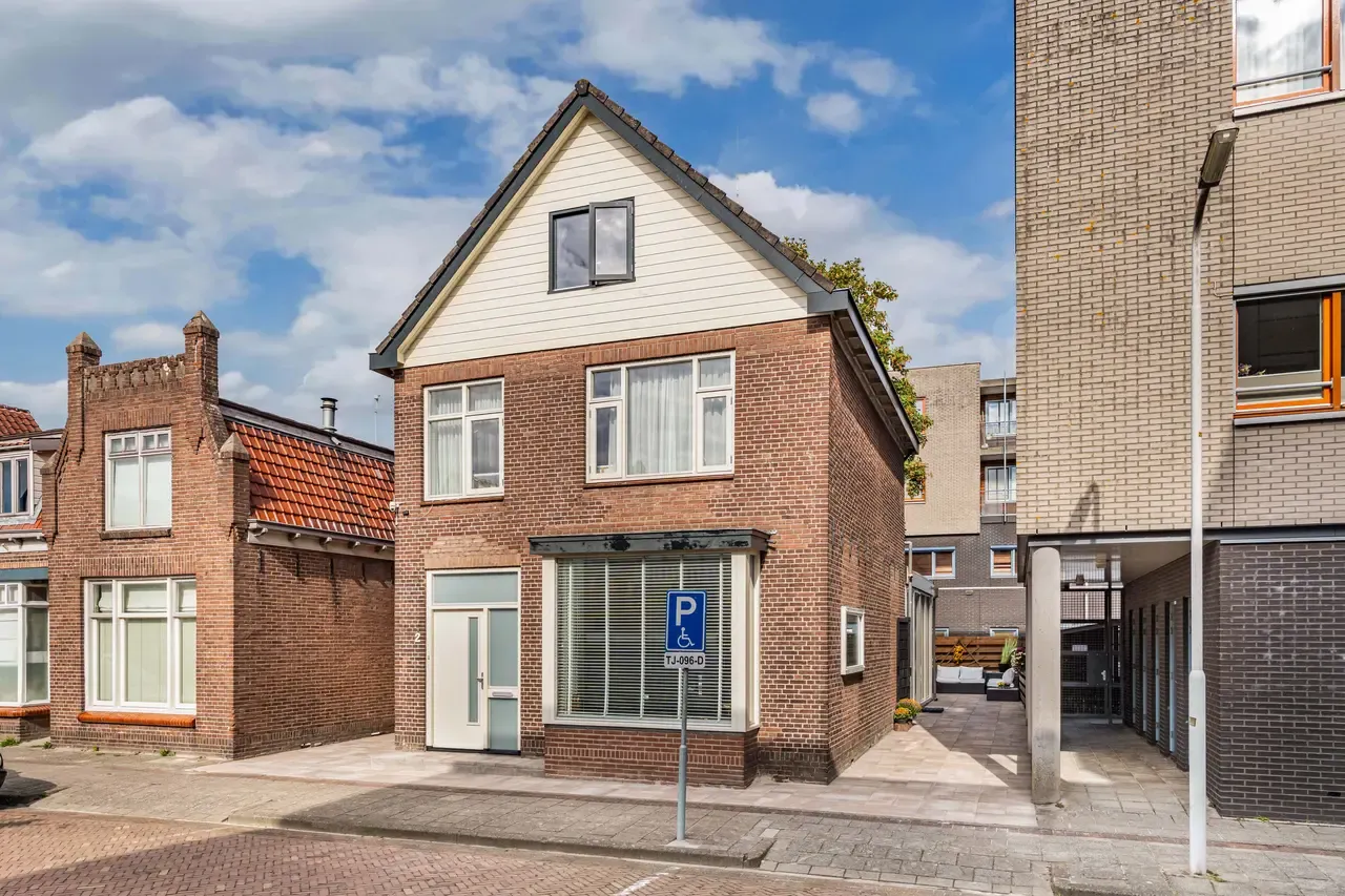 Vrijstaande woning te koop: Van Helomalaan 2, Wolvega