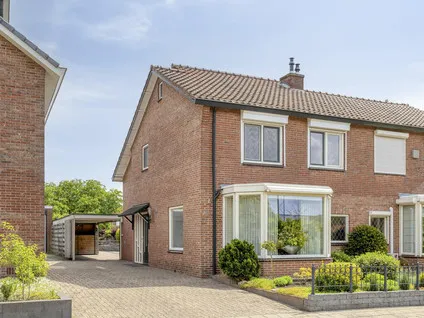 Twee-onder-één-kap te koop: van Hengelstraat 11, Winterswijk-Zuidoost Winterswijk