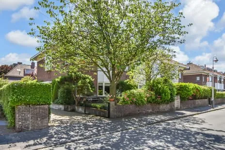 Corner house for sale: Van Hoeylaan 31, Marlot 'S-Gravenhage