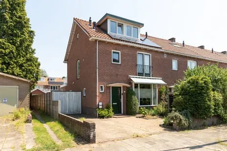 Hoekwoning te koop: Van Hogendorplaan 11, Staatsliedenkwartier Hilversum