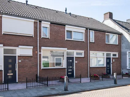 Tussenwoning te koop: Van Hogendorpstraat 30A, Kasteel Oost Tilburg