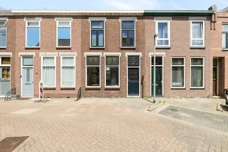Terraced house for sale: Van Hogendorpstraat 53, Visbuurt Den Helder