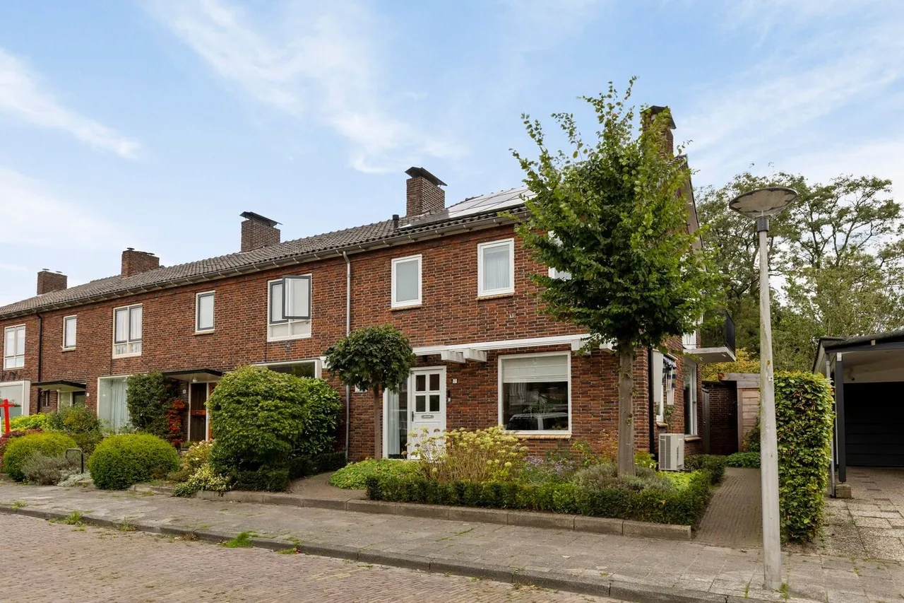 Hoekwoning te koop: Van Hogendorpstraat 7, Enschede