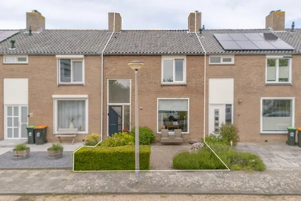 Tussenwoning te koop: Van Hogendorpweg 166, Paauwenburg Noordoost Vlissingen