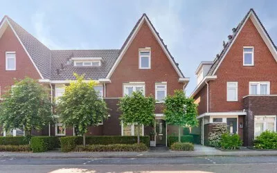 Hoekwoning te koop: Van Houtenlaan 24, Staatsliedenwijk Barneveld