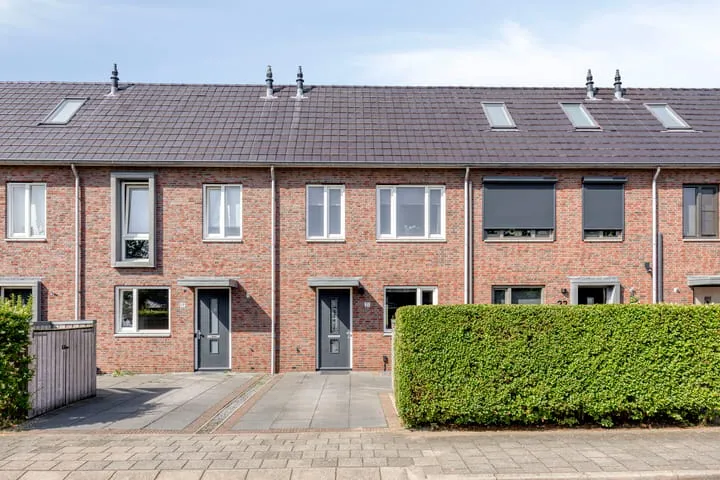 Tussenwoning te koop: Van Innevelthof 21, Woonkern maasdijk Maasdijk