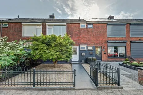 Tussenwoning te koop: Van Kinschotstraat 21, Leijsenakkers Oosterhout (Nb)