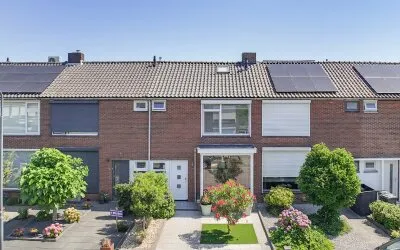 Tussenwoning te koop: Van Kinschotstraat 7, Leijsenakkers Oosterhout