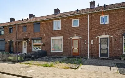 Tussenwoning te koop: van Kleefstraat 4, Lage Heide Tegelen