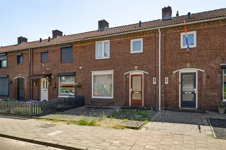 Tussenwoning te koop: van Kleefstraat 4, Lage Heide Tegelen