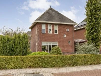 Hoekwoning te koop: Van Kouwenborchstraat 23, Hardenberg