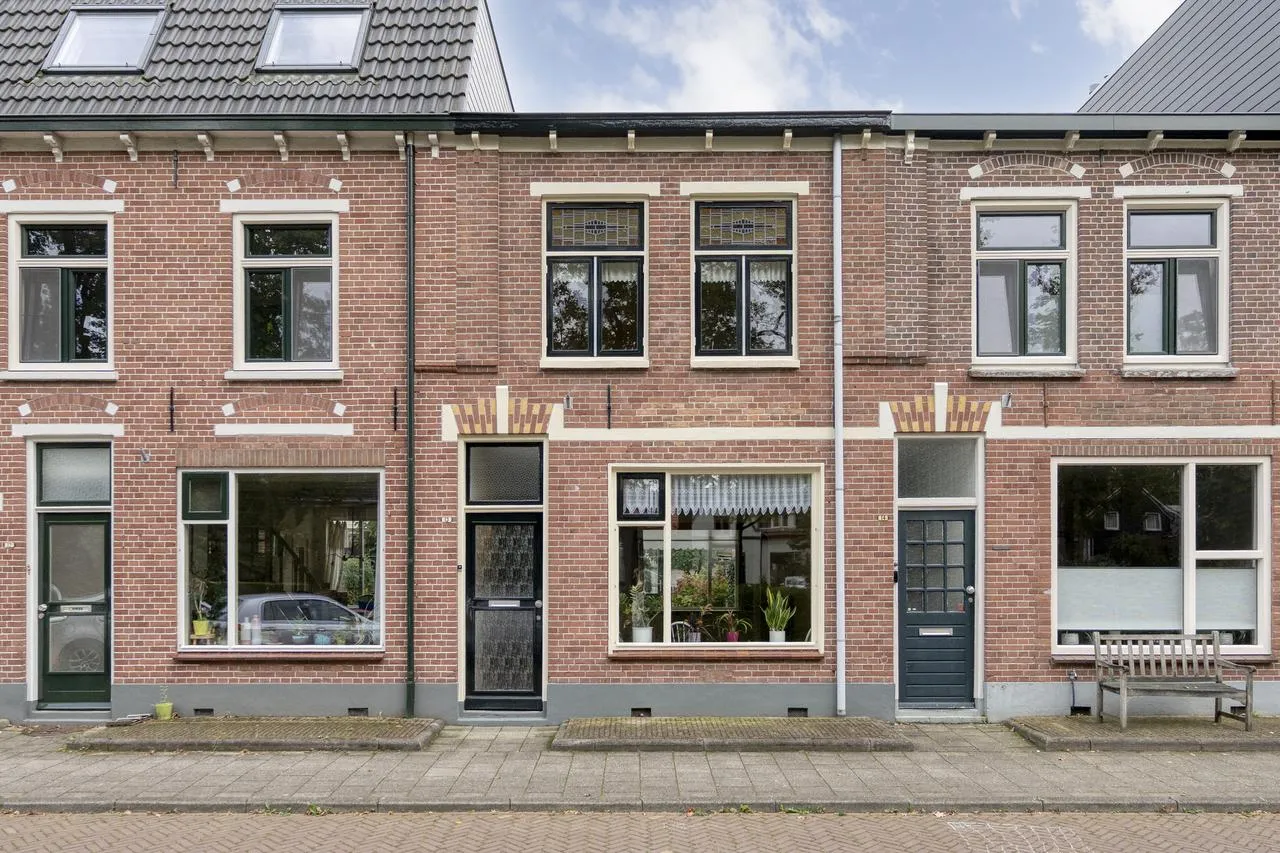 Tussenwoning te koop: Van Laersweg 13, Zwolle