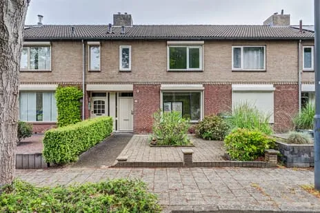 Tussenwoning te koop: Van Leeuwenhoeklaan 77, Natuurkundigenbuurt Oosterhout (Nb)