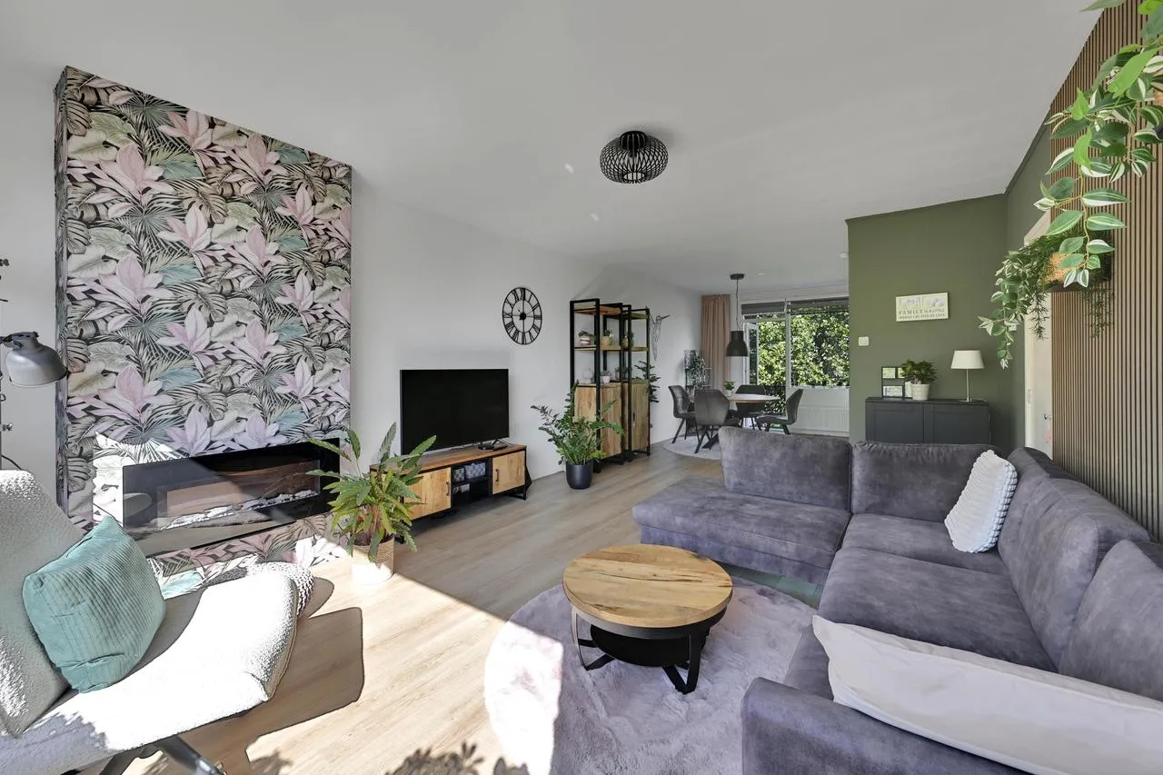 Appartement te koop: van Leeuwenstraat 110, Voorburg