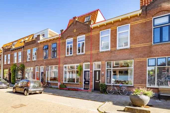 Tussenwoning te koop: Van Lennepstraat 43, Nieuw Engeland, Th. a. Kempisplantsoen en omgeving Utrecht