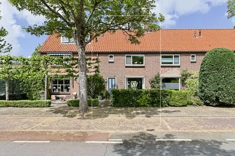 Tussenwoning te koop: Van Lennepstraat 45, Van Boetzelaerstraat Alphen Aan Den Rijn