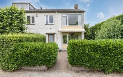 Corner house for sale: van Limburg Stirumlaan 69, Tuindorp Keverdijk Naarden
