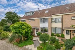 Tussenwoning te koop: Van Limburg Stirumplantsoen 24, Zwijndrecht