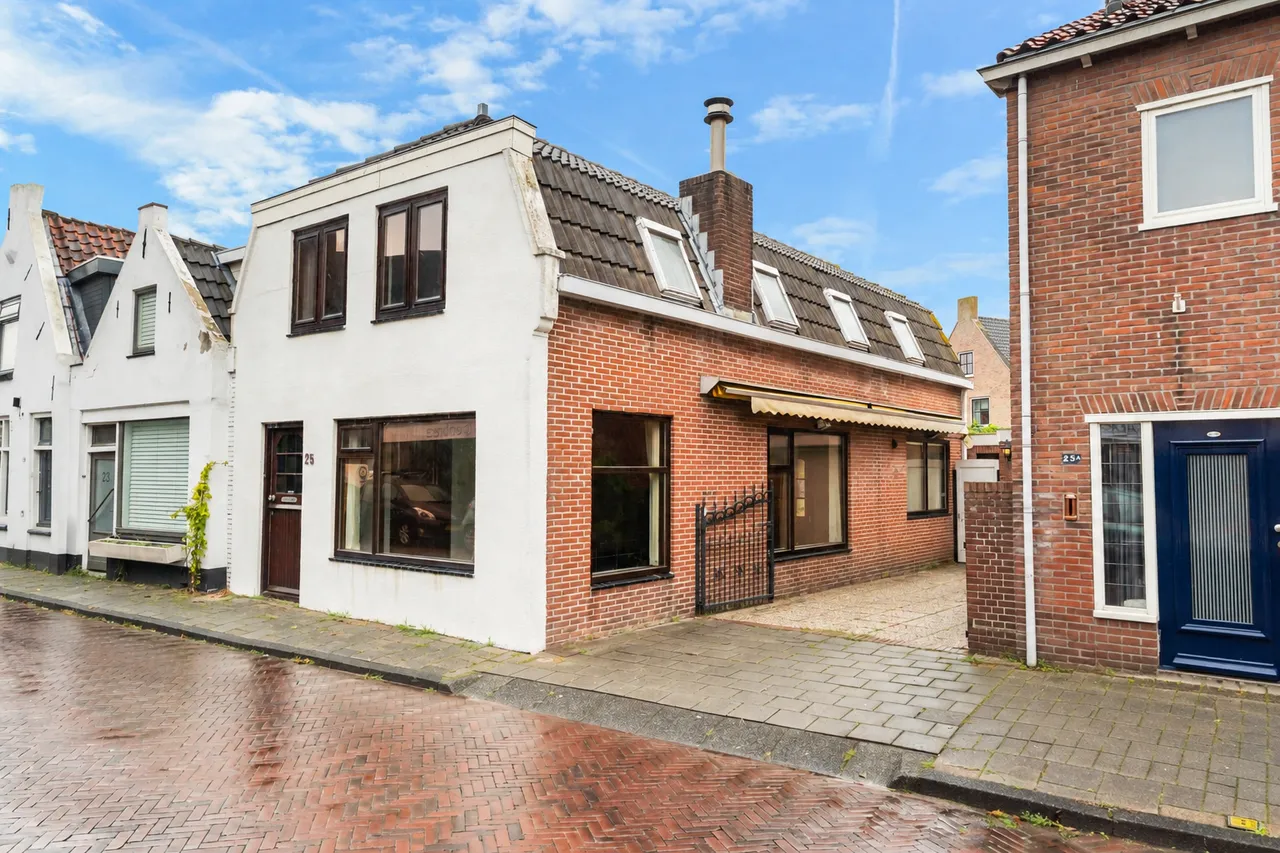 Twee-onder-één-kap te koop: van Limburg Stirumstraat 25, Noordwijk