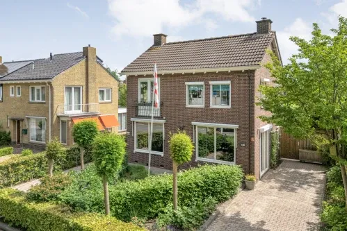 Vrijstaande woning te koop: van Limburg Stirumstraat 83, West Hoogeveen
