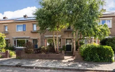 Tussenwoning te koop: Van Limburg Stirumstraat 9, Staatsliedenkwartier Hilversum