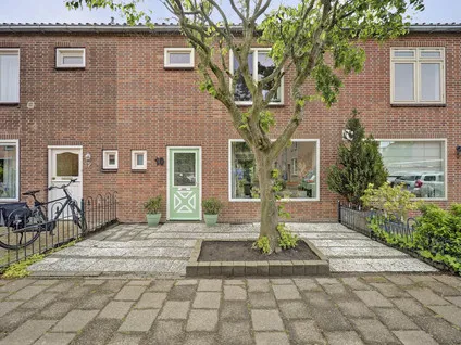 Tussenwoning te koop: van Lockhorststraat 10, De Lier West De Lier