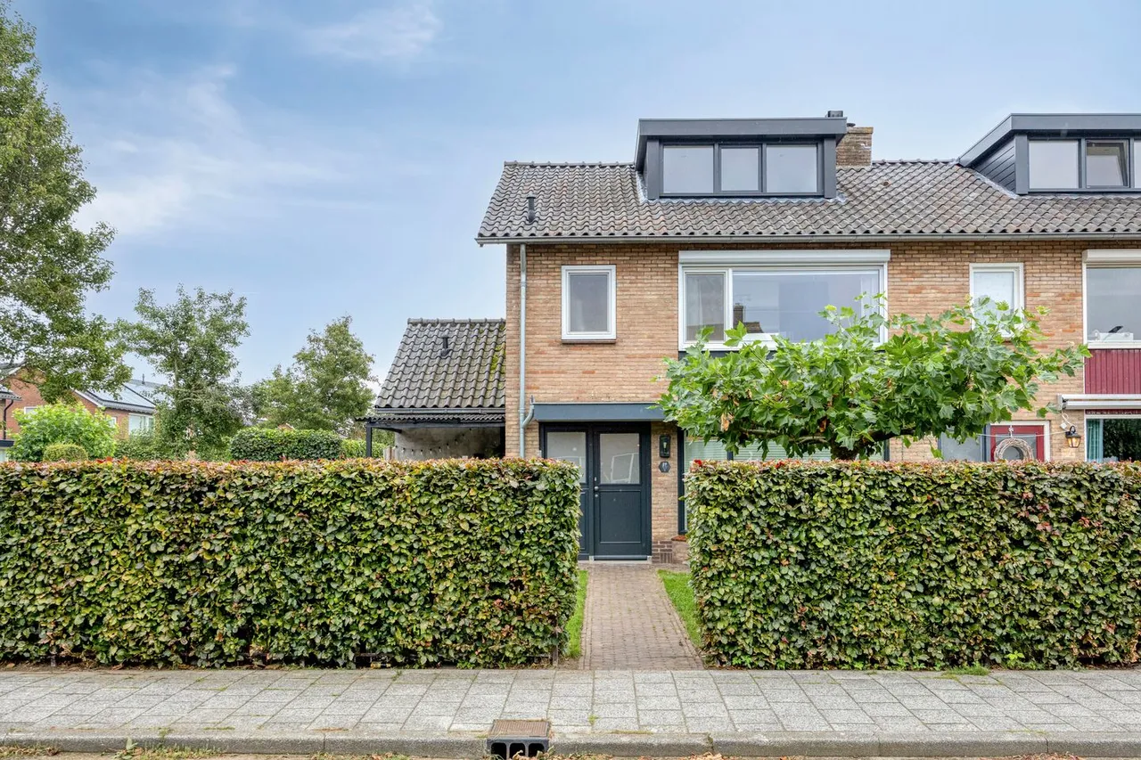 Twee-onder-één-kap te koop: van Lyndenlaan 29, Hoevelaken