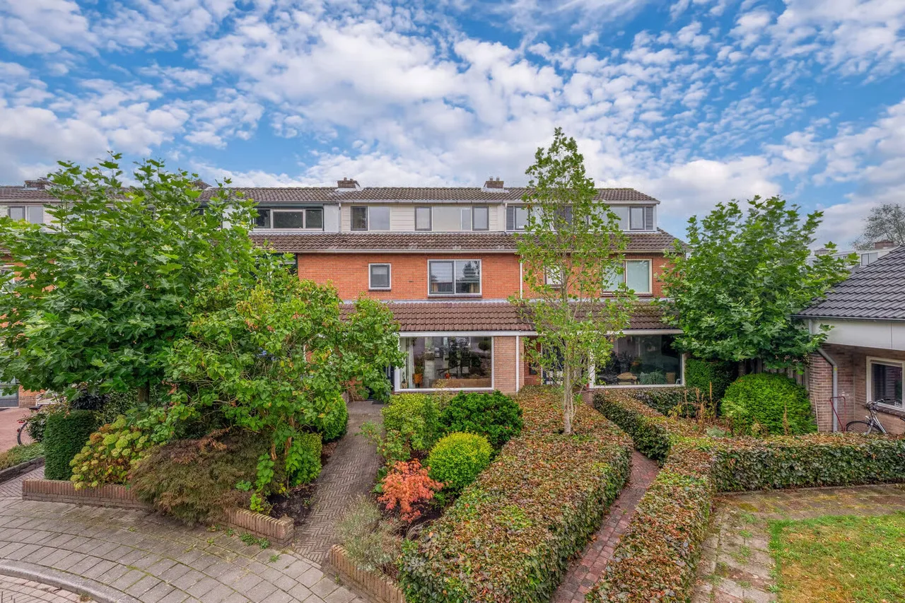 Tussenwoning te koop: Van Maerlanthof 5, Harderwijk