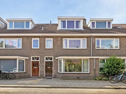 Tussenwoning te koop: Van Meursstraat 14, Nieuw Engeland, Th. a. Kempisplantsoen en omgeving Utrecht
